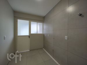Image 8 - 692242