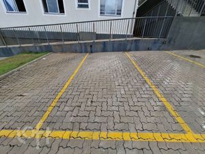 Image 14 - 692261