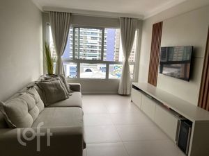 Image 4 - 692302