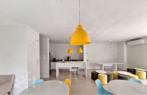 Image 33 - 692474