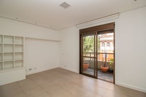 Image 28 - 692526