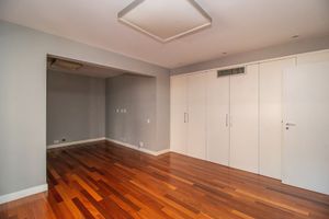 Image 34 - 692526