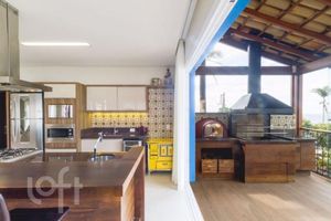 Image 21 - 692702