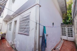 Image 19 - 692960