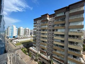 Image 14 - 693089