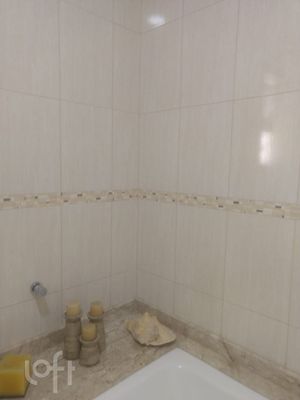Image 31 - 693235