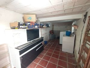 Image 21 - 693481