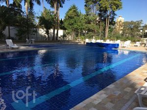 Image 11 - 693545