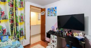 Image 17 - 693731