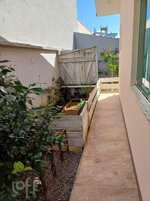 Image 18 - 694038