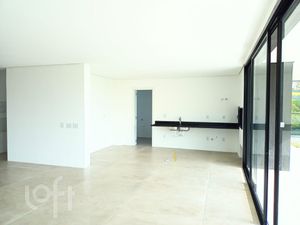 Image 10 - 694441