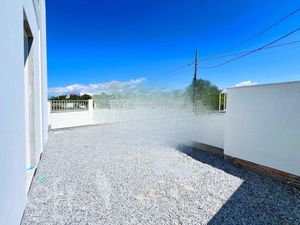 Image 8 - 695462