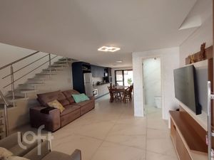 Image 4 - 695575