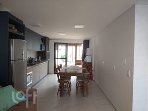 Image 11 - 695575