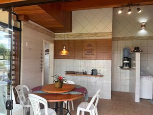 Image 7 - 695576