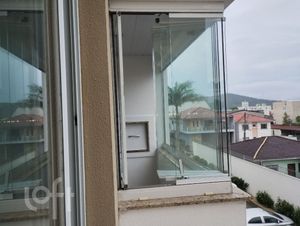 Image 8 - 695692