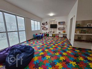 Image 28 - 695742