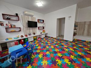 Image 29 - 695742