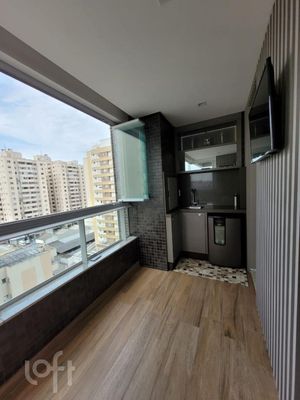 Image 19 - 695745