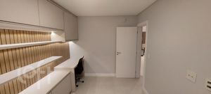 Image 20 - 695771