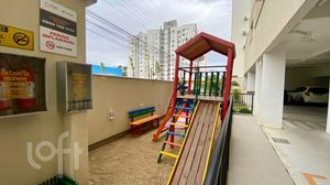 Image 21 - 695789