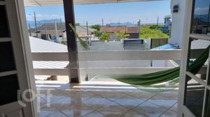 Image 3 - 695878