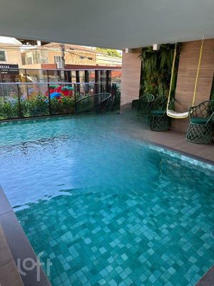Image 10 - 695913