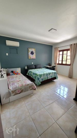 Image 24 - 695922