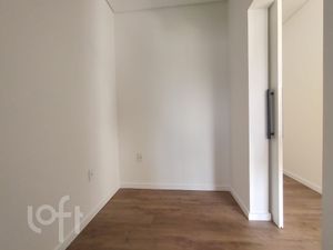 Image 3 - 695924