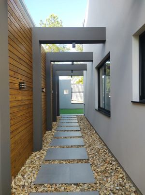 Image 9 - 695924