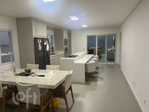 Image 40 - 695925