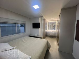 Image 12 - 695925