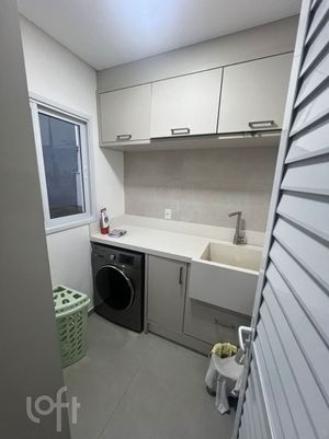 Image 31 - 695925