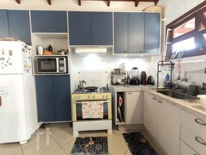 Image 3 - 695961