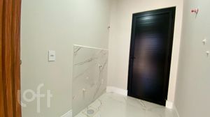 Image 35 - 695976
