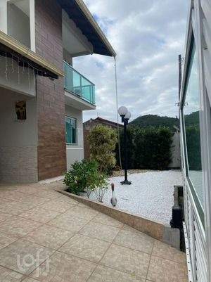 Image 1 - 696005
