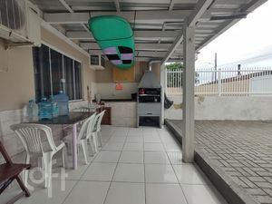 Image 16 - 696047