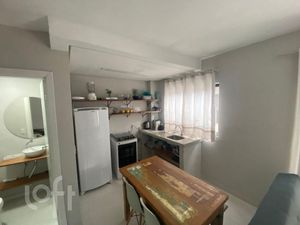Image 7 - 696082