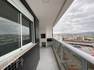 Image 11 - 696100