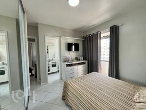 Image 19 - 696157