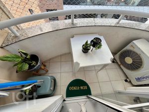 Image 5 - 696157