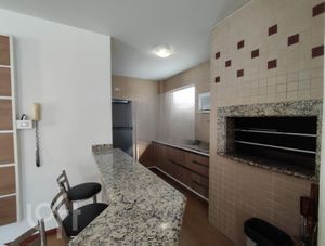 Image 32 - 696157