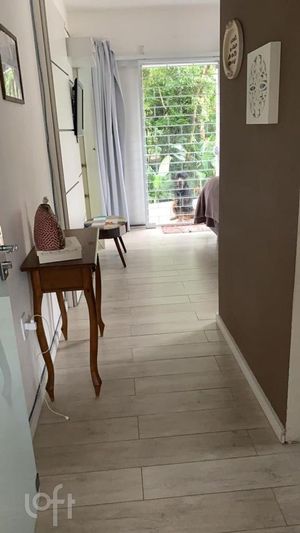 Image 7 - 696437