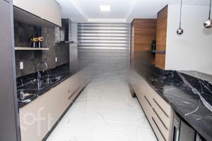 Image 4 - 696830
