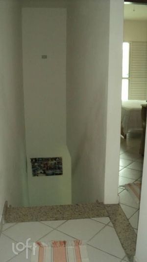 Image 7 - 698786