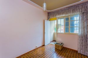 Image 19 - 6989