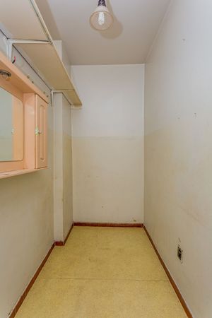 Image 31 - 6989
