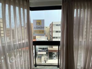 Image 17 - 699128