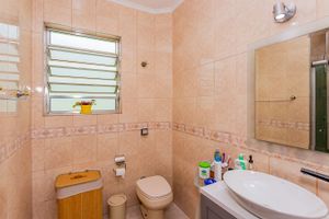 Image 39 - 699159