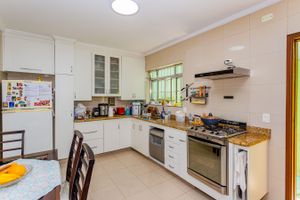 Image 10 - 699159